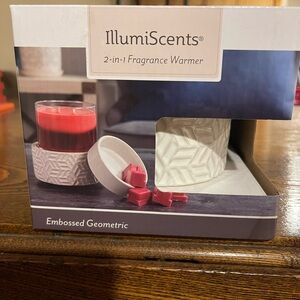 White Embossed Geometric Fragrance Warmer